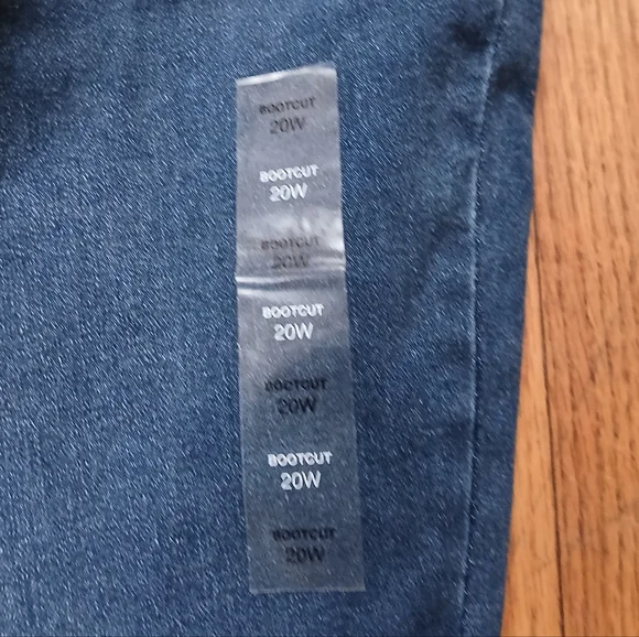 Sonoma - Women's Mid Rise Bootcut Dark Wash Denim Plus Size Jeans. Size 20W. NWT - Picture 4 of 9